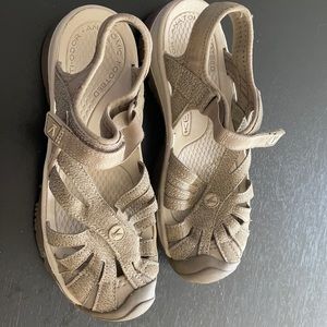 Keen Rose women’s sandals - like new size 8.5